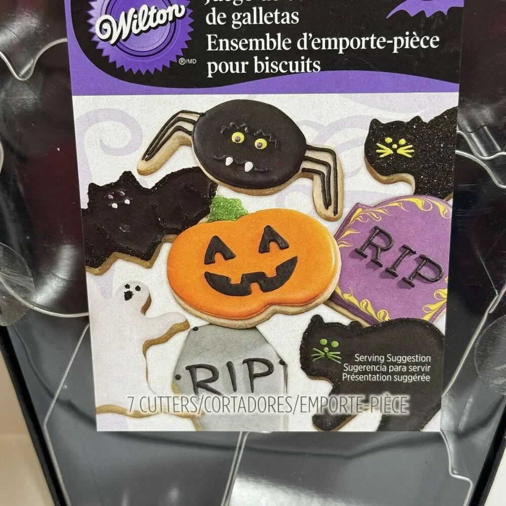 Wilton Halloween Cookie Cutter Set Of 7 Metal Bat Pumpkin Cat Ghost Spider New
